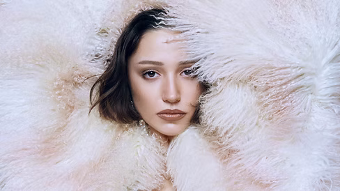 Zeynep Bastık “Destan”